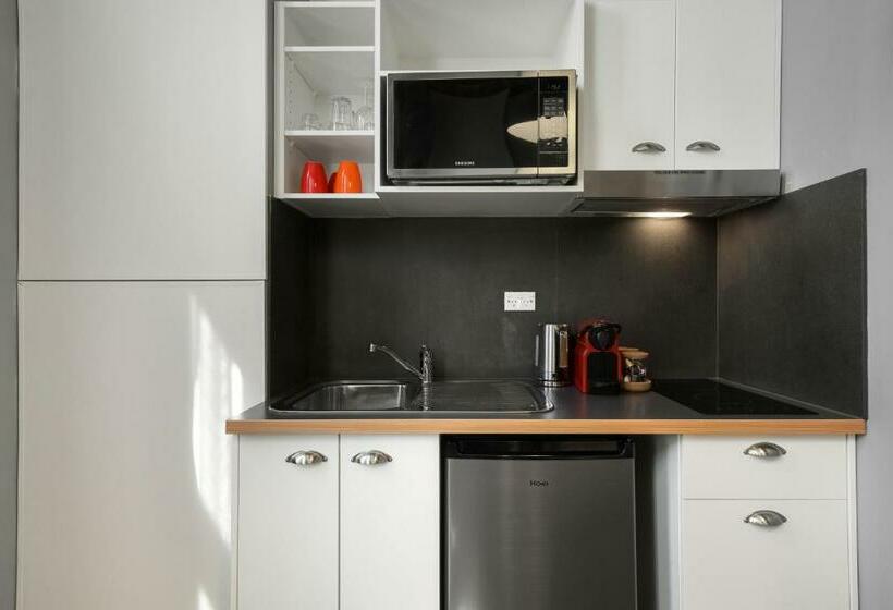 חדר סטודיו סטנדרד, The Urban Newtown