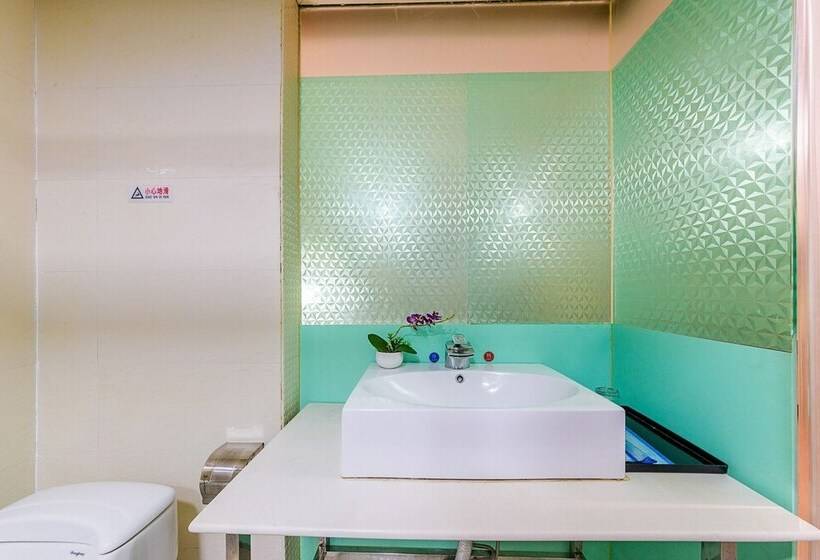 Номер бизнес-класса, Kaiserdom Hotel China Plaza