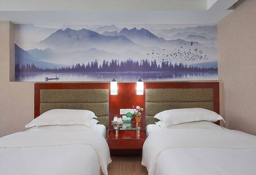 Номер бизнес-класса, Kaiserdom Hotel China Plaza