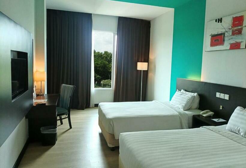 غرفة ديلوكس مطلّة علي الحديقة, King S Hotel Nagoya Batam