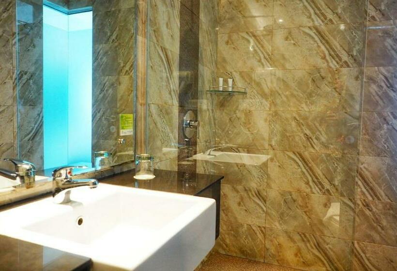 غرفة ديلوكس مطلّة علي الحديقة, King S Hotel Nagoya Batam