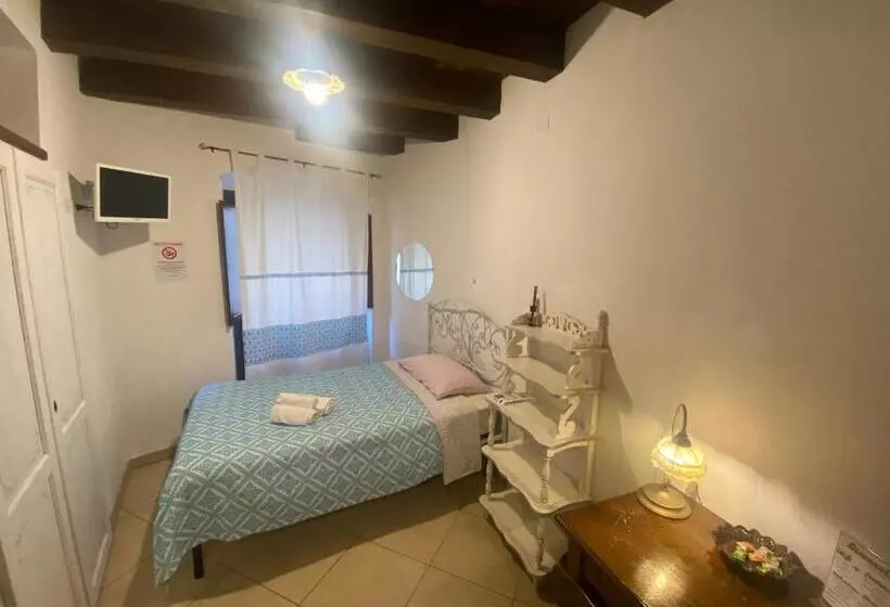 اتاق استاندارد یک نفره, L Antica Torre Caralis Holiday