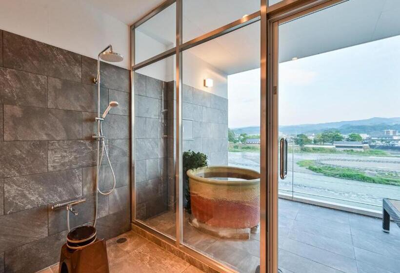 سوئیت با چشم‌انداز رودخانه, Nabeyahonkan Ryokan