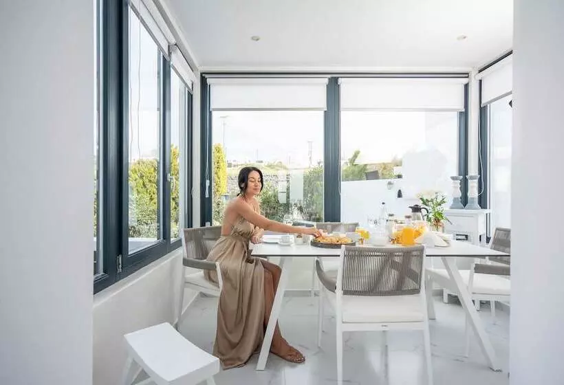 4 Bedroom Villa