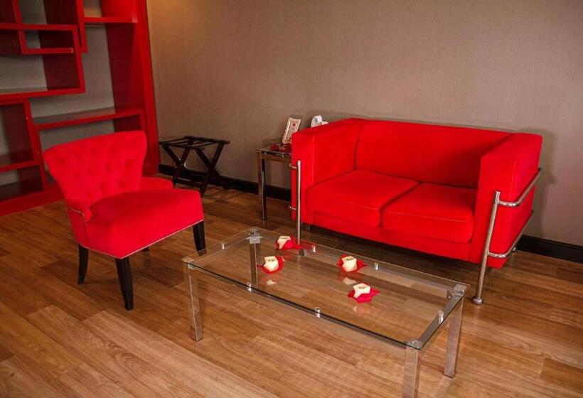 سوییت لوکس, Savoy Hotel Encarnación