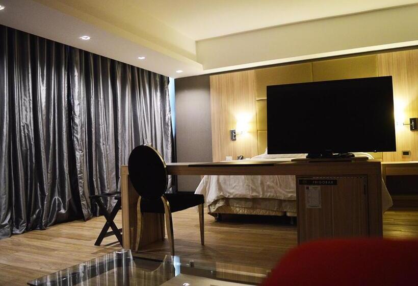 سوییت لوکس, Savoy Hotel Encarnación