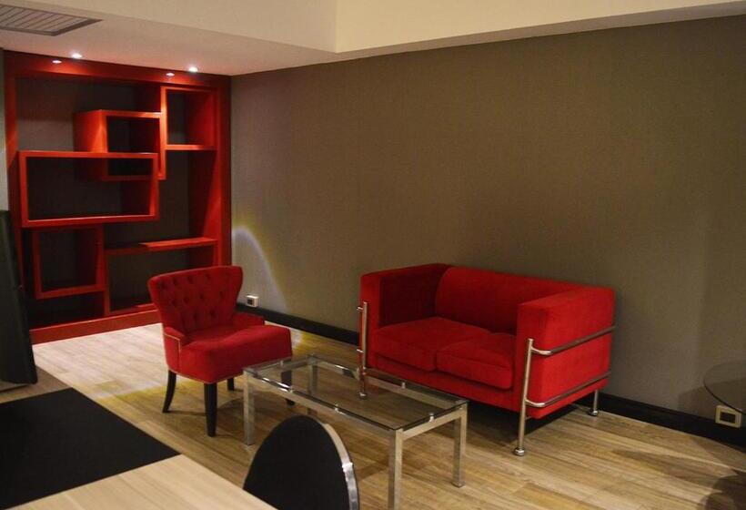 سوییت لوکس, Savoy Hotel Encarnación