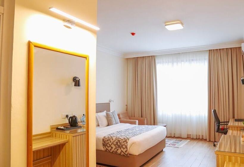 디럭스 룸, Sportsview Hotel Kasarani