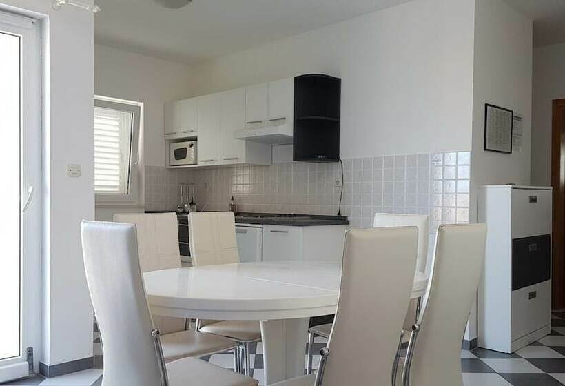 דירת 2 חדרים נוף לים, Aparthotel Marina Gromela