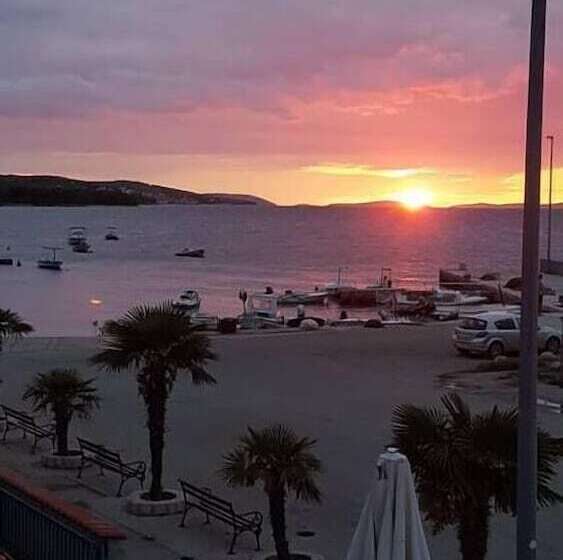 דירת 2 חדרים נוף לים, Aparthotel Marina Gromela