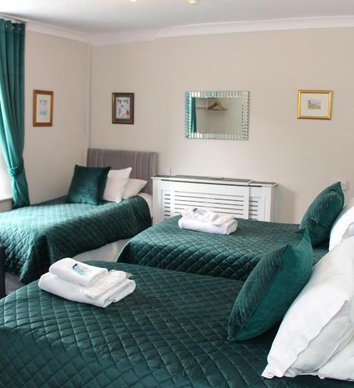 트리플 클래식 룸, Cambridge House Room Only Accommodation For Adults