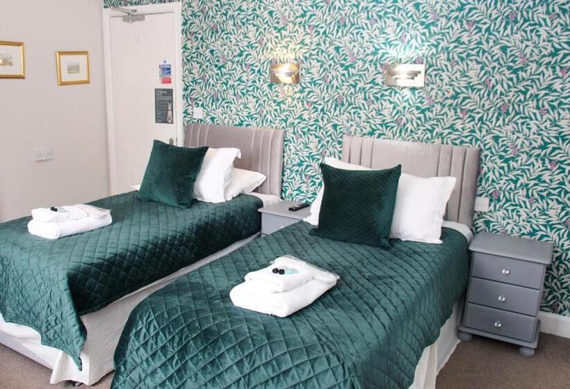 Трехместный Номер Классика, Cambridge House Room Only Accommodation For Adults