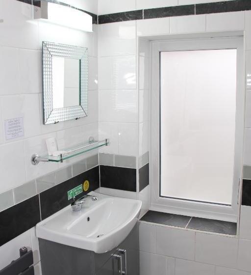 트리플 클래식 룸, Cambridge House Room Only Accommodation For Adults