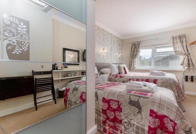 트리플 클래식 룸, Cambridge House Room Only Accommodation For Adults