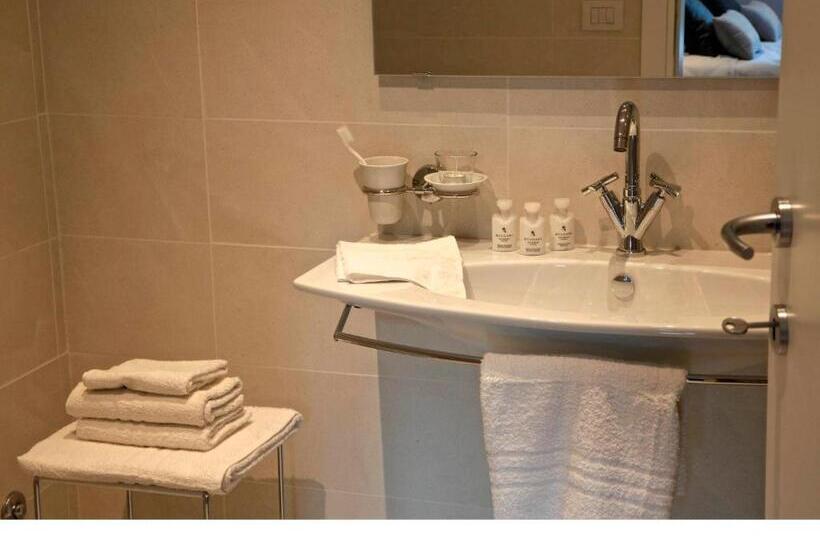 스탠다드 트리플 룸, La Villetta Suite