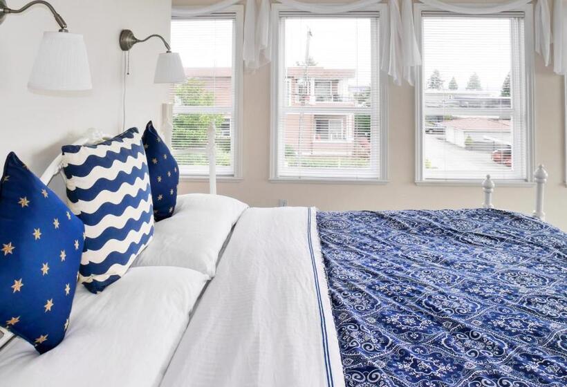 Standard Szoba King Size Bed, Star Of The Sea Guest House