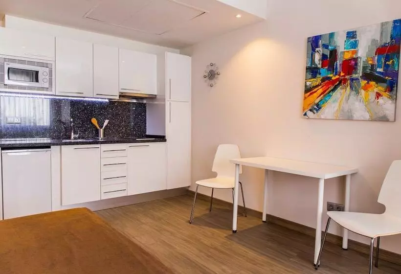 スタンダードスタジオ, Bluesea Dimona Suites