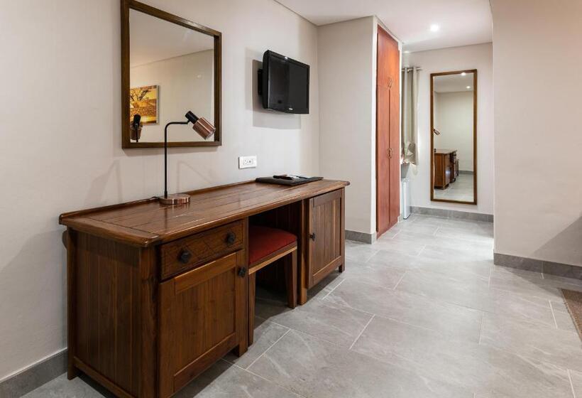 اتاق لوکس با تخت بزرگ, Cresta Jwaneng