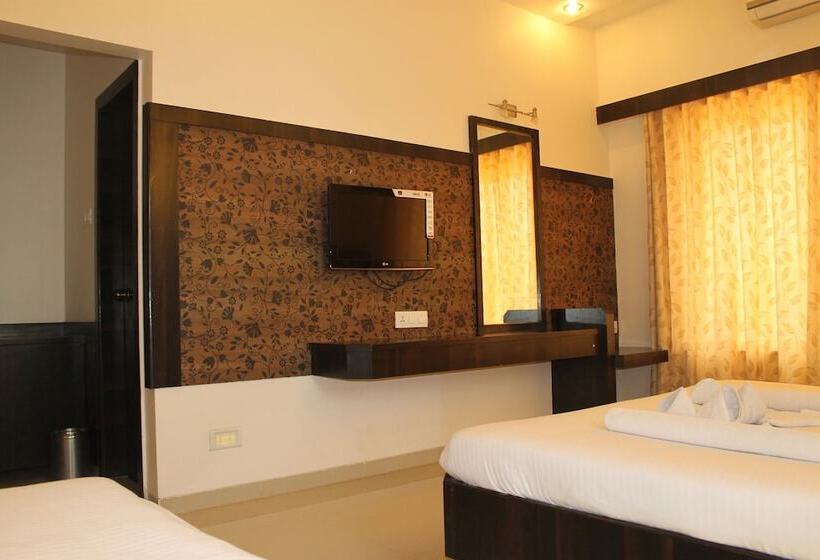 Номер Deluxe, Ganpati Palace Shirdi Newly Renovated