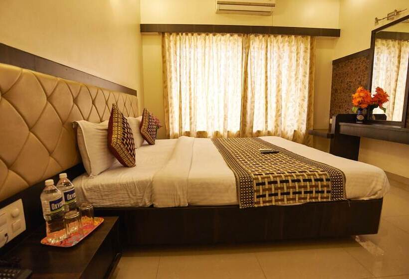 Номер Deluxe, Ganpati Palace Shirdi Newly Renovated