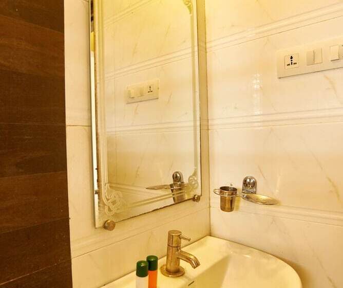 디럭스 룸, Ganpati Palace Shirdi Newly Renovated