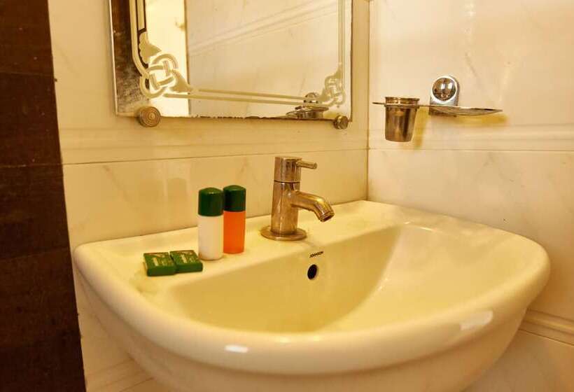 Номер Deluxe, Ganpati Palace Shirdi Newly Renovated
