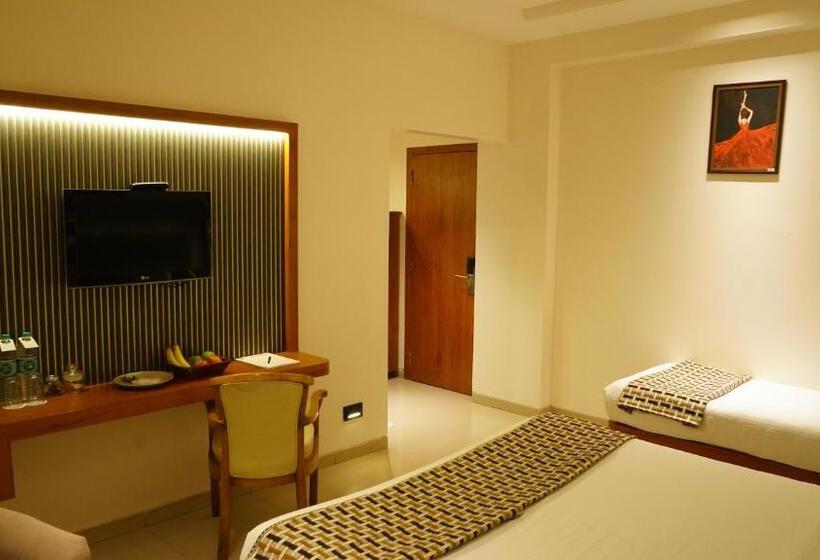 스탠다드 트리플 룸, Ganpati Palace Shirdi Newly Renovated