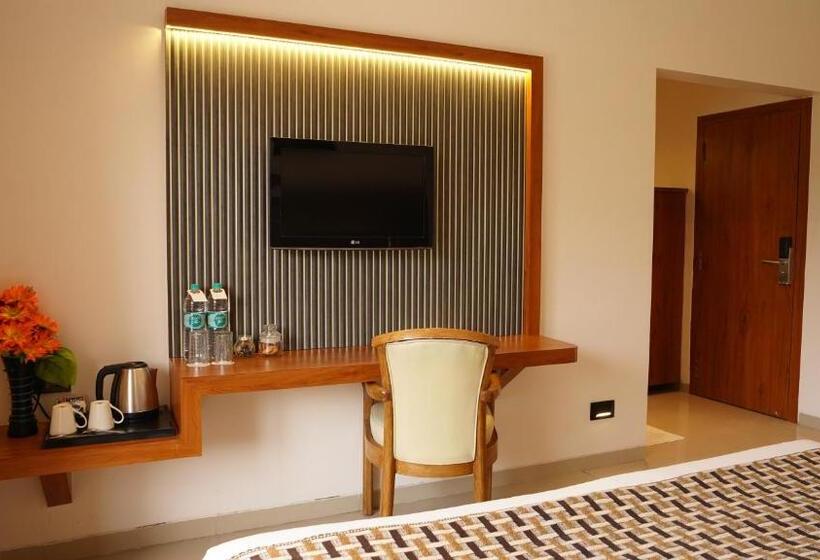 Номер Deluxe, Ganpati Palace Shirdi Newly Renovated