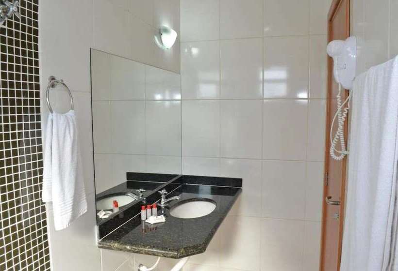 חדר סטנדרט לשלושה, Grande Minas