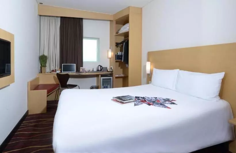 اتاق سوپریور با چشم‌انداز دریا, Ibis Seef Manama