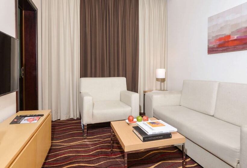 جناح, Ibis Seef Manama