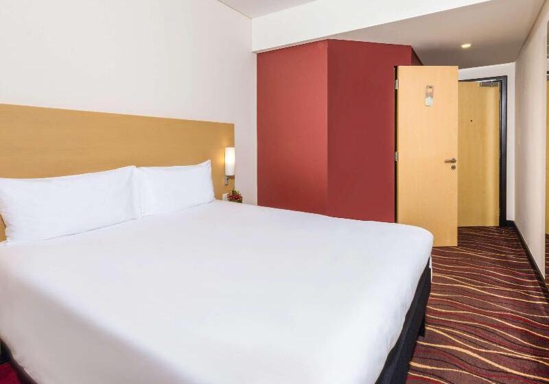 جناح, Ibis Seef Manama