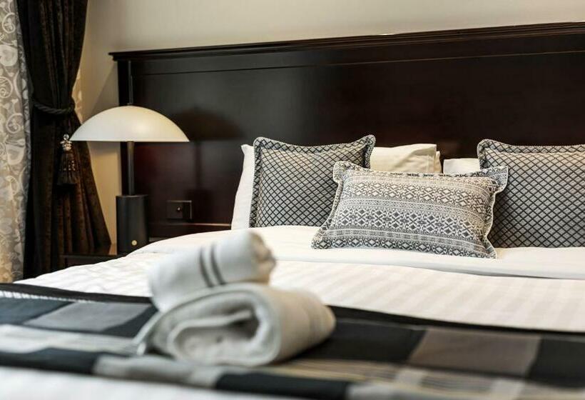 디럭스 스위트 킹 침대, International Hotel Wagga Wagga