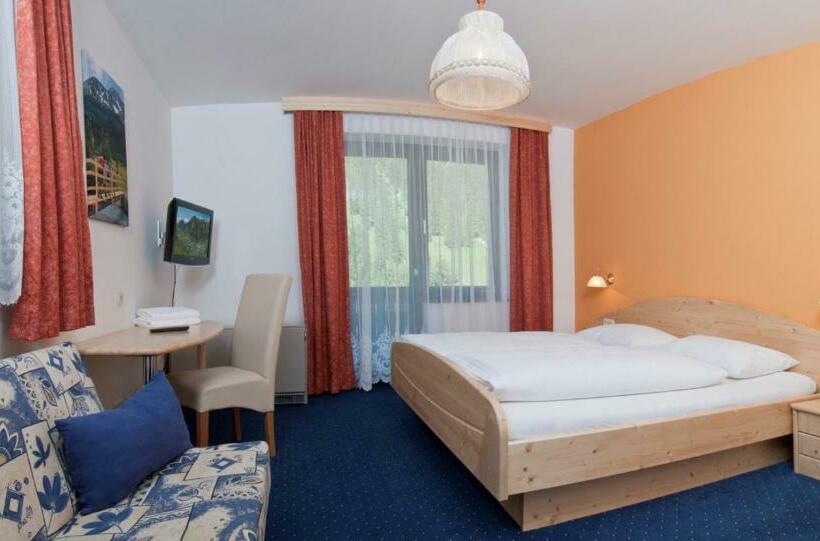 اتاق استاندارد سه نفره, Restaurant Platzwirt