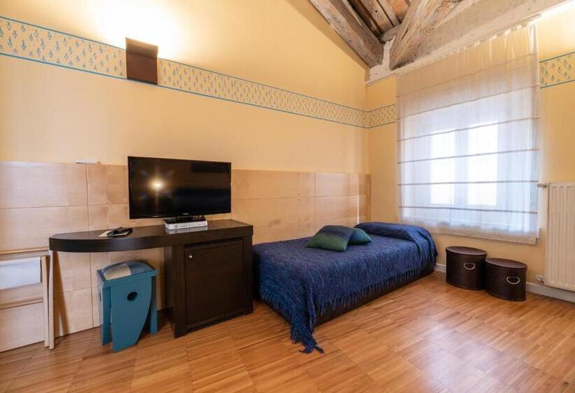 اتاق راحتی سه تخته, Suite Inn