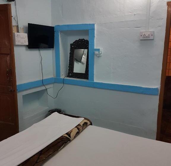 Quarto Basic, Yogis Guest House