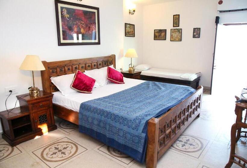 Quarto standard, Yogis Guest House