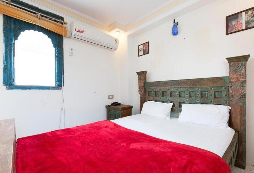 Quarto standard, Yogis Guest House