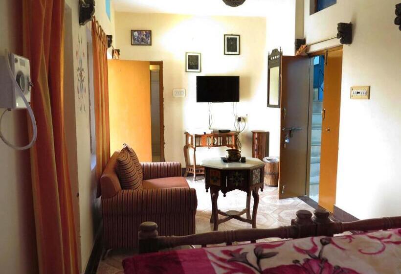 Quarto deluxe, Yogis Guest House