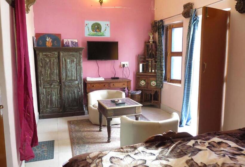 Quarto deluxe, Yogis Guest House