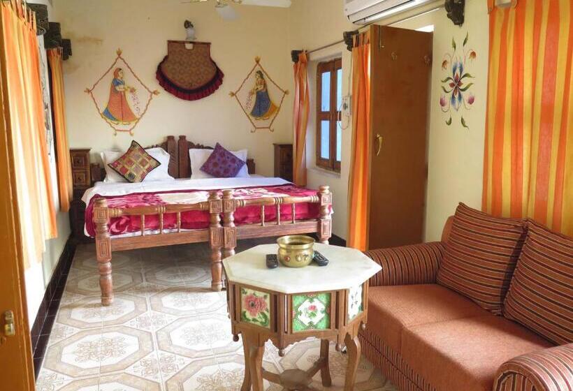 Quarto deluxe, Yogis Guest House