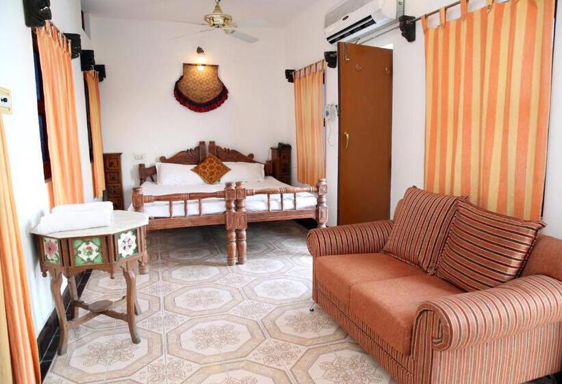 Quarto standard, Yogis Guest House