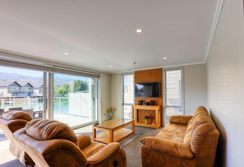 اتاق خانوادگی, Marsden Lake Resort Central Otago