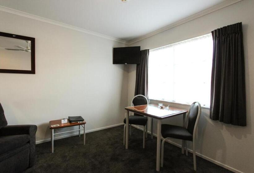 חדר סטודיו סטנדרד, Bk's Magnolia Motor Lodge