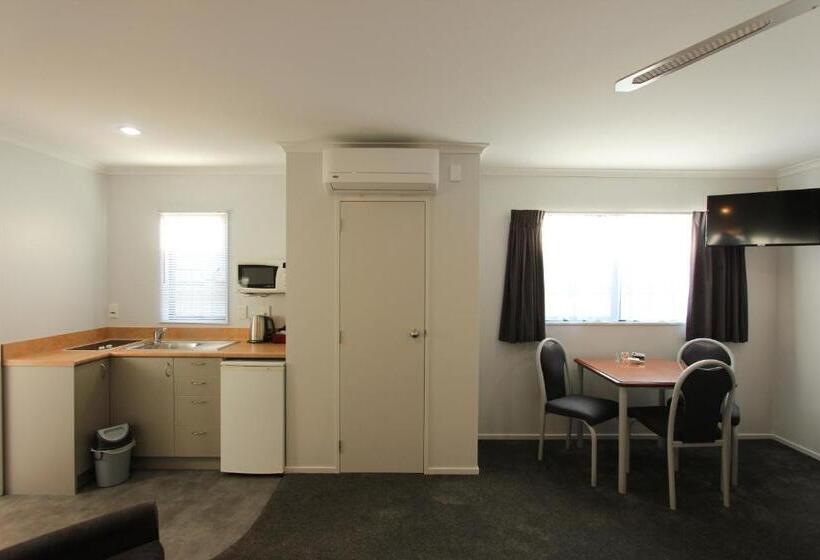 수피리어 스튜디오, Bk's Magnolia Motor Lodge