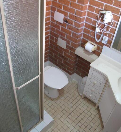 家庭间, Greenslopes Motor Inn