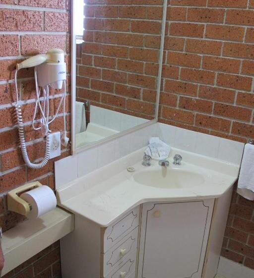 带特大床的标准间, Greenslopes Motor Inn