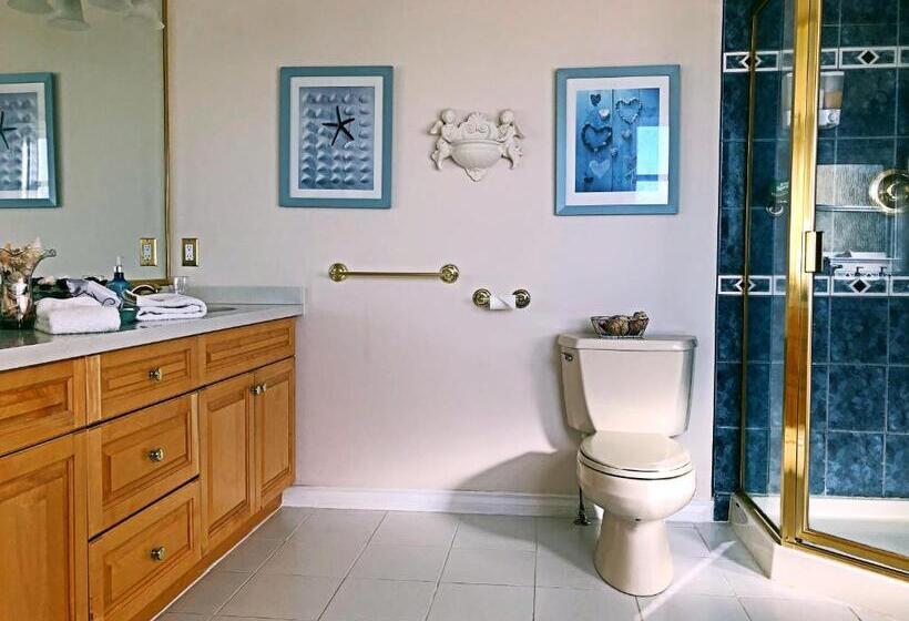 Standard Szoba King Size Bed, Star Of The Sea Guest House