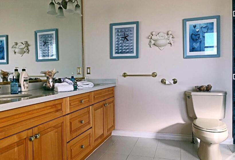 Standard Szoba King Size Bed, Star Of The Sea Guest House