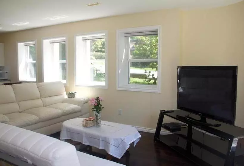 Perhestudio, Star Of The Sea Guest House